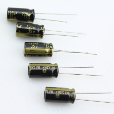 5 x Aluminum Electrolytic Capacitor 220uF 35V 20% 8X15mm Radial Panasonic - EEU-FC1V221L